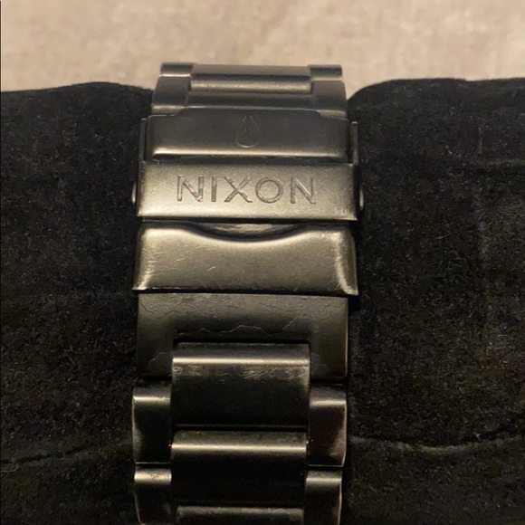 Not for sale……Men’s Nixon watch - Picture 6 of 7
